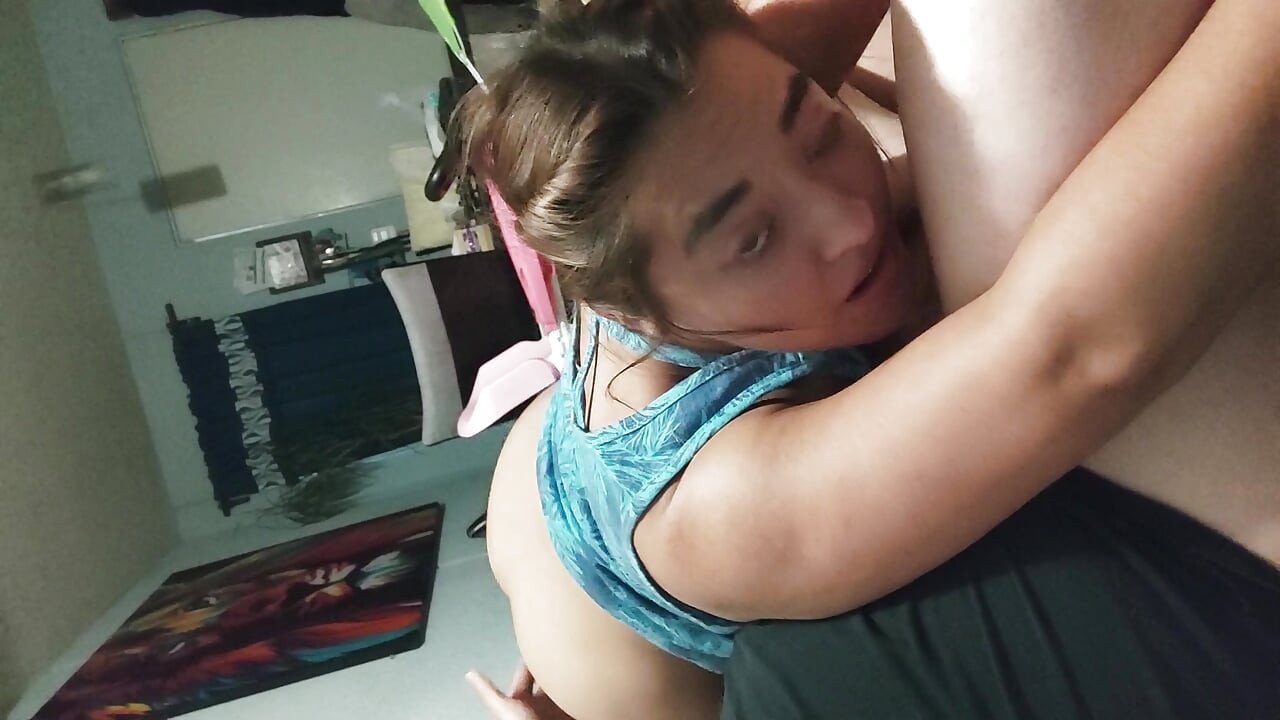 I give this beautiful woman sex in silence on the couch.