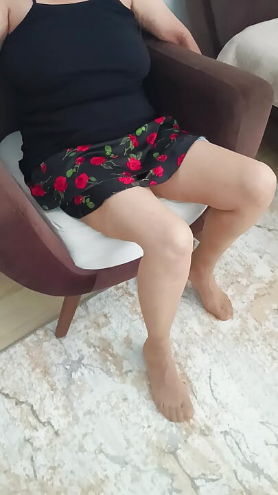 Olgun üvey annem uzun zaman sonra külotlu çoraplarıyla