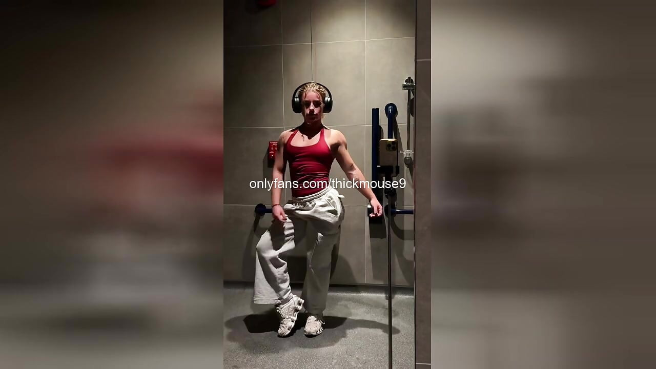 18yo TikTok Live Gym Accident: Tight Virgin Pussy Ripped & Creamed