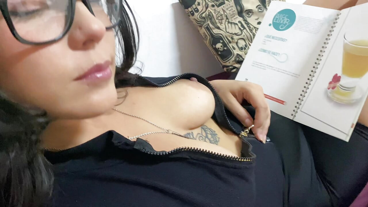 ¡DESCANSO DE ESTUDIO CON MI HERMANASTRA LATINA CULONA! - PORNO EN ESPAÑOL