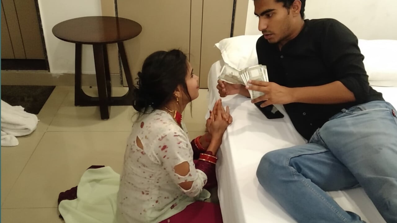 Naukrani ko new year bonus deke pel diya