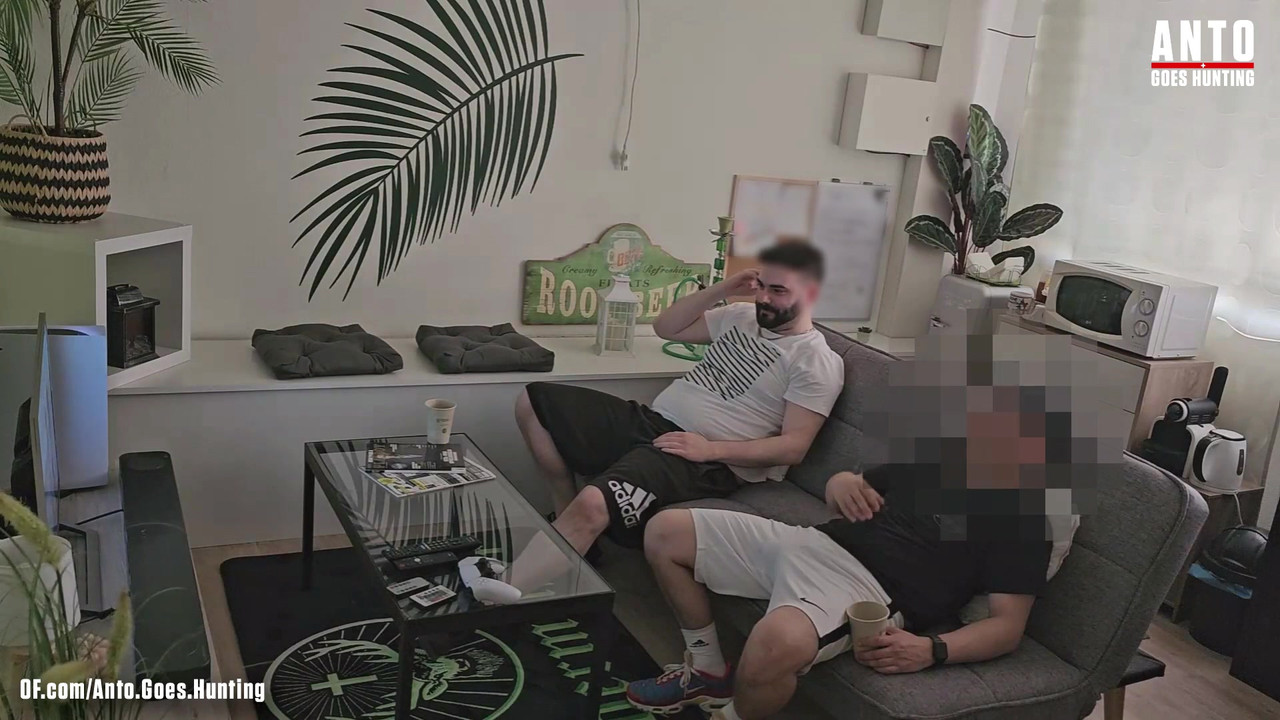 我的直男朋友“chris”（他以前发现我在撸管）上一次问我，并给我惊喜