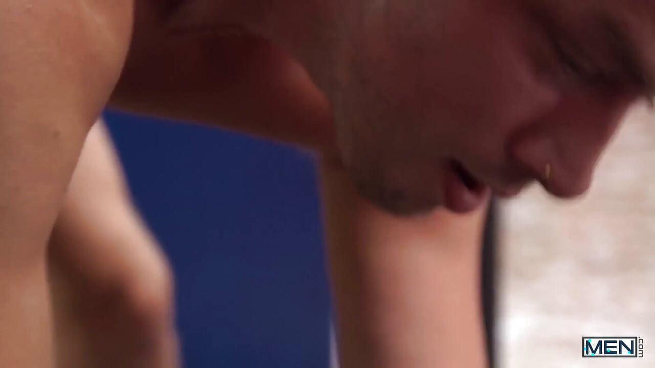 Men - British Guard Talked Dirty to by a Slutty Tourist Like Damon Hart