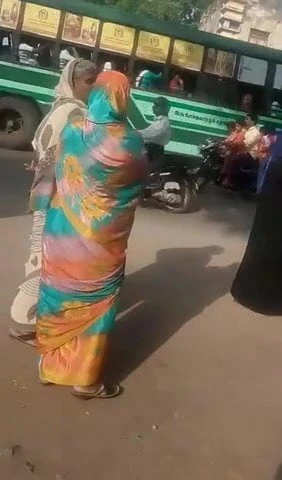 SATINSILK SAREE AUNTY