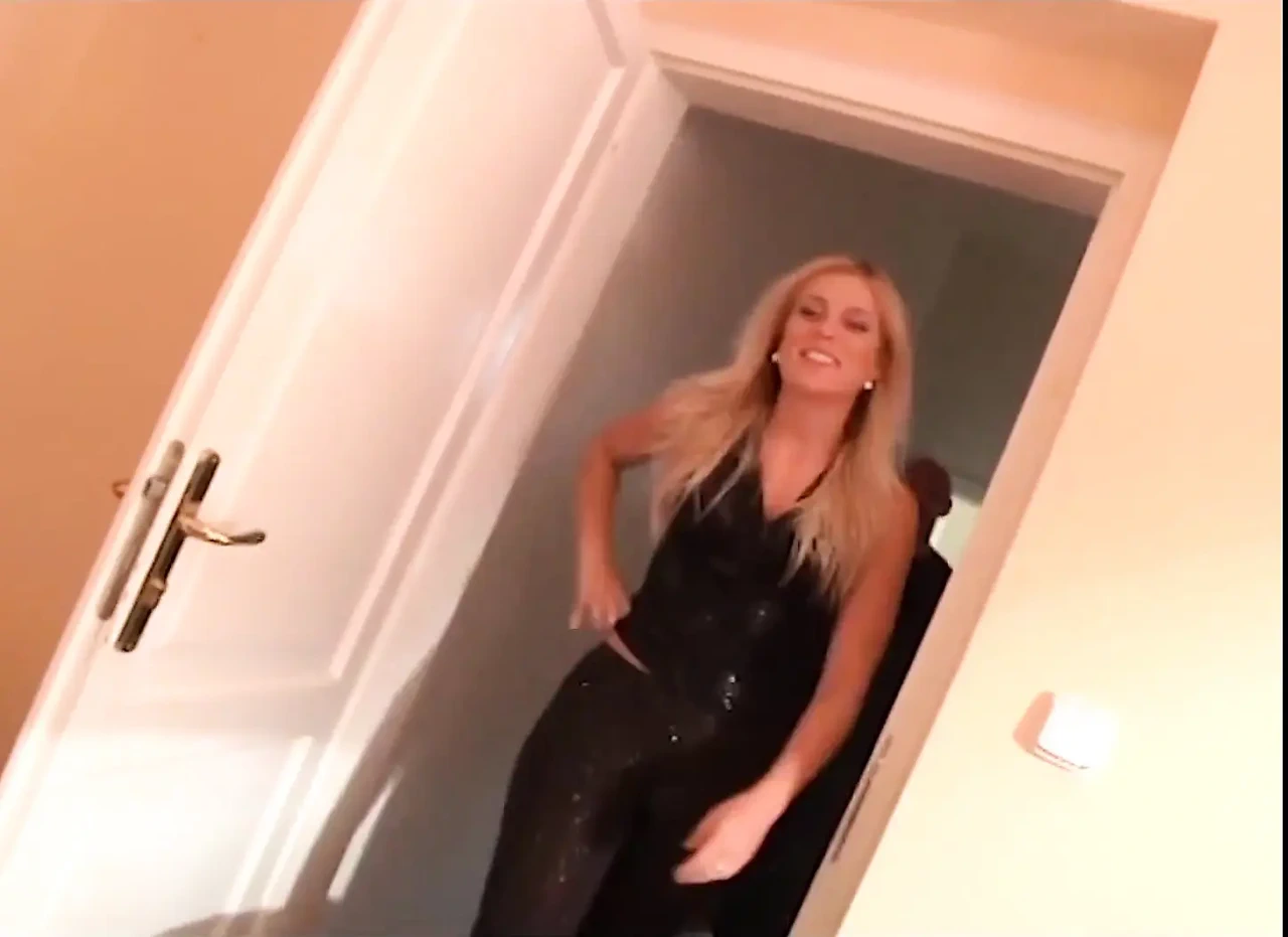 Dirtytalk nymphomanin braucht grobes hämmern und liebt es