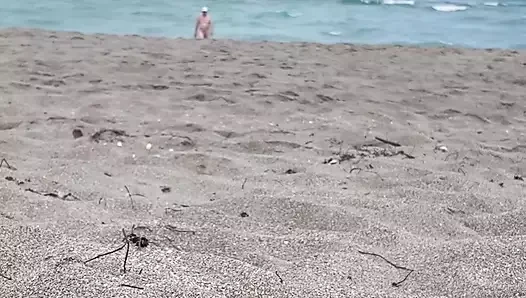 Çıplaklar Plajı'nda