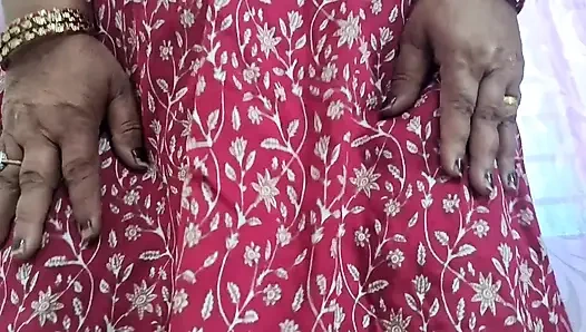 Tonton aksi nakal budak seksku yang meminum sari kemuliaanku