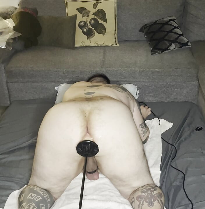 Fuck machine fucks my big ass doggy style