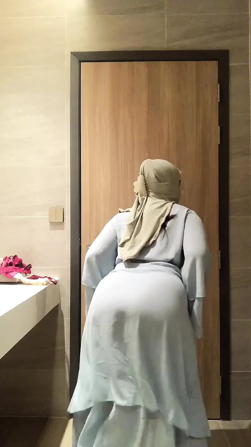 Do you like my ass? "Miss me yet? I can fix that... 💦
