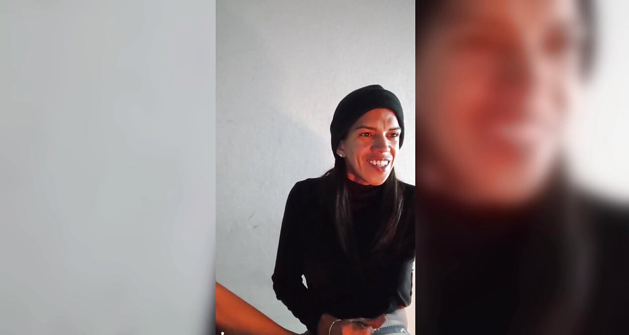 Eu acasă, dd bine, în timp ce îmi arăt picioarele, am ejaculat mult