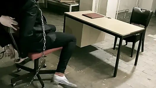 Домина госпожа April - камера 45 Апрель тюрьмы, часть 1