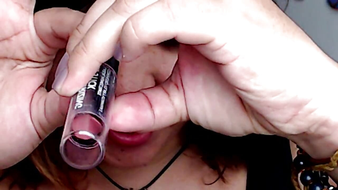 Lipstik, ciuman dan blowjob