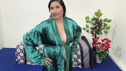 Beautiful Pakistani Urdu Aunty Sexy with Dildo