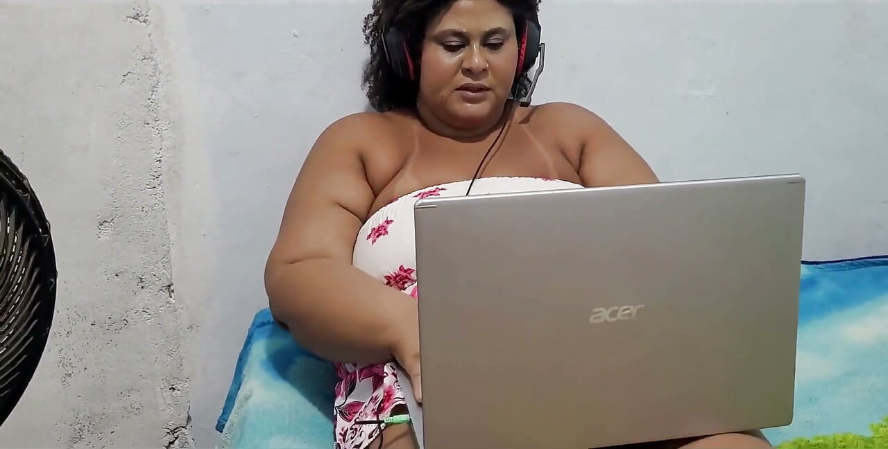 Stepmother Is Seen on the Computer, She Squirts and Takes a Lot of Cum in Her Mouth.