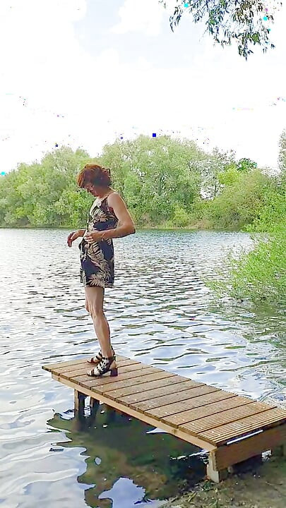 Striptease on the jetty
