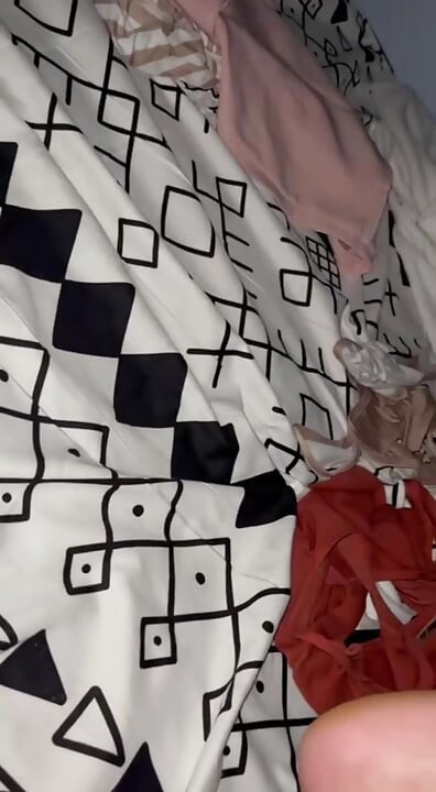 MAKE ME CUM