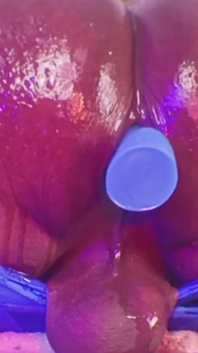 Mr Hankeys rentman dildo terroriseert power bottom dipsodeep | Clip 1