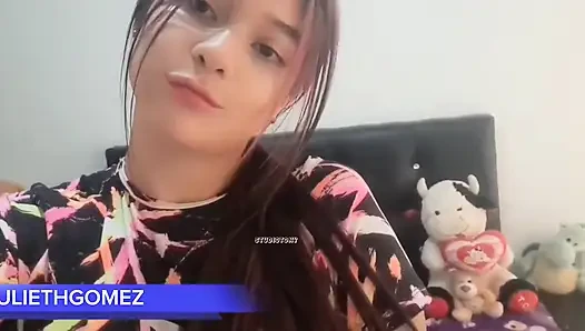 Ngentot pantat bahenol bu guru nakal ini selesai kuliah
