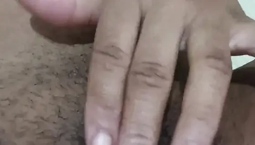 Adikku dari India masturbasi untuk ditonton saudara laki-lakinya.
