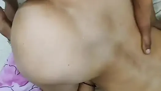Choti sali ko akele pakr chod diya , room me akeli soi hui thi