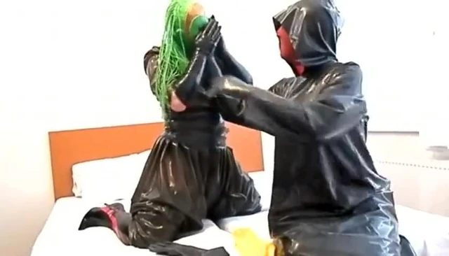 mask dolls play 2