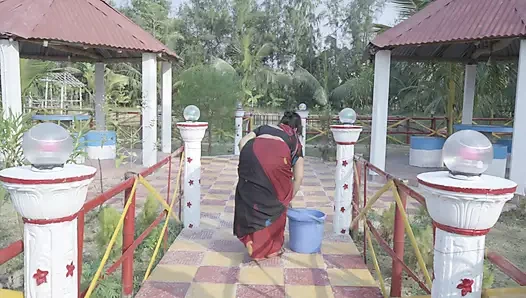 Indian Bhabi Ka Pani Mai Thukai Hot Indian Porn Video