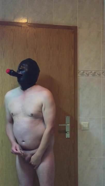Ich habe einen Dildo fuer die Herrin Geblasen