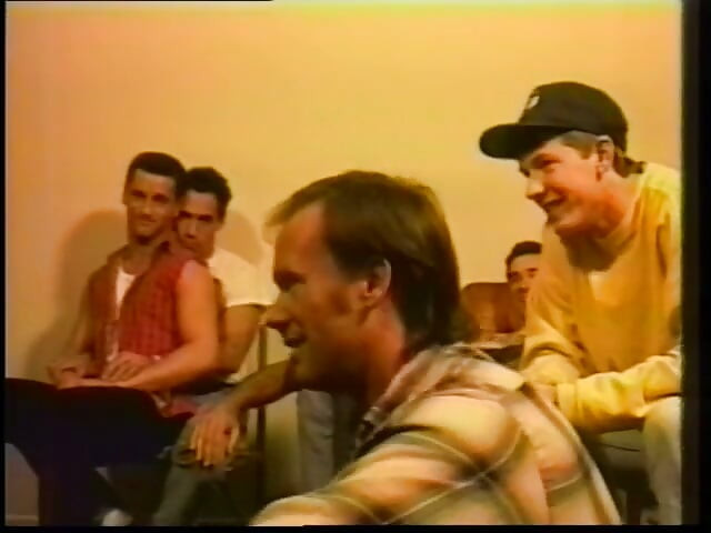 Cute guy gives rimming to this horny dude