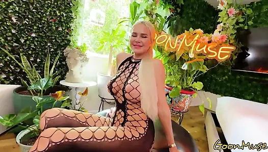 Sexy elisa bethann bekommt ihre köstliche belohnung