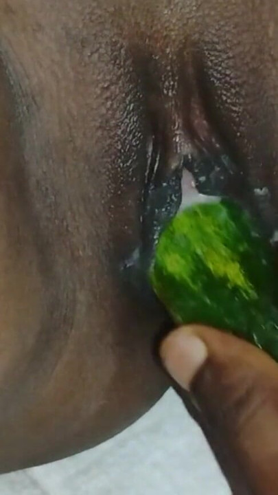 Moti Bhabhi ki hard chut ko pela | Clip 2