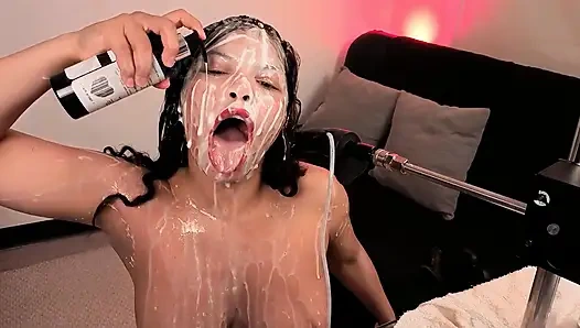 Live nutzen sie viel Sperma in meinen Bukkakes aus