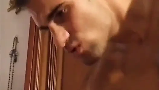 Halaman cantik di quattro fiche di velluto grigio adegan 02