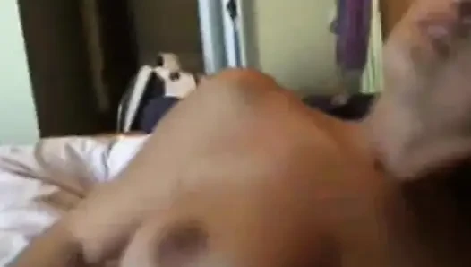 Seksi hatunla öğleden sonra zevki