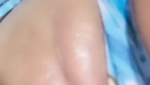 Kolombiyalı influencer mastürbasyon yapıyor ve büyük vajinasını sergiliyor