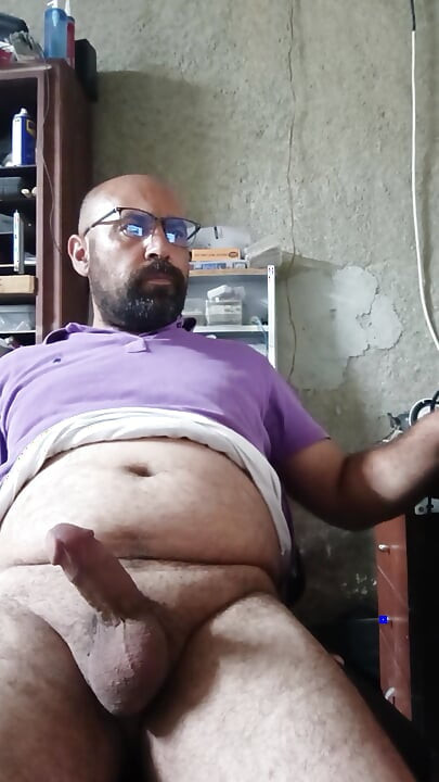 Master Bear Cums with a Cigarette in His Mouth