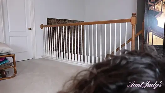Auntjudys - Deine Reife Stieftante Tia Gibt Dir Einen Tabu-blowjob