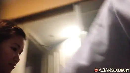 Asiansexdiary, zierliche pinay spreizt beine für fremden schwanz