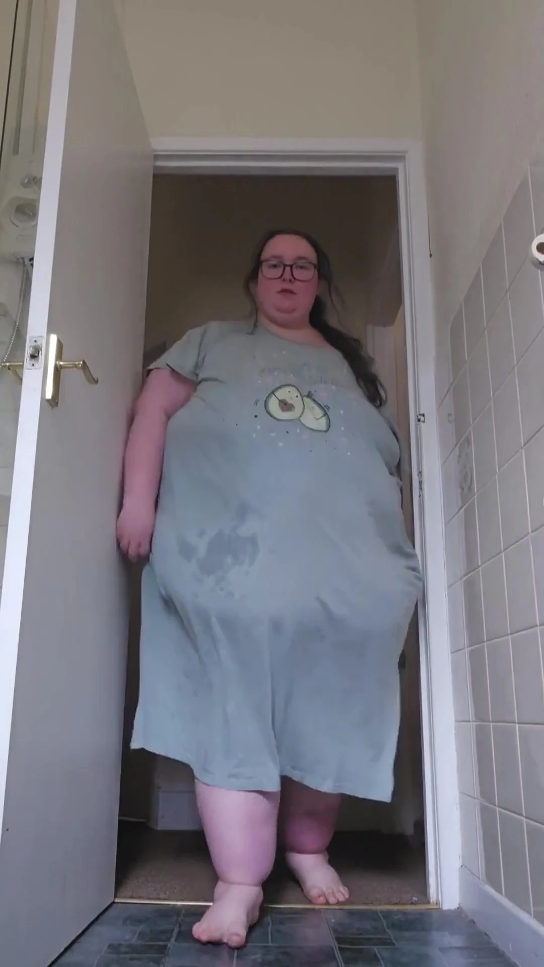 Ssbbw dev sana doğru yürüyor