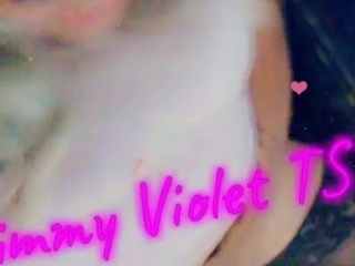 Simmy Violet si masturba il cazzo