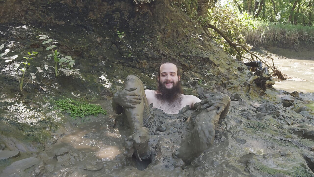 Odd Stuck... Living Mud ?