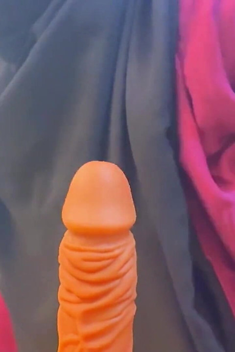 POV: 상사의 자지를 볼 수 있는 아랍 무슬림 하녀