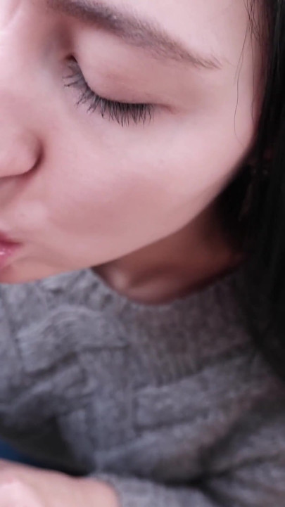 Shocked by cum in mouth! Outdoor blowjob and swallow cum