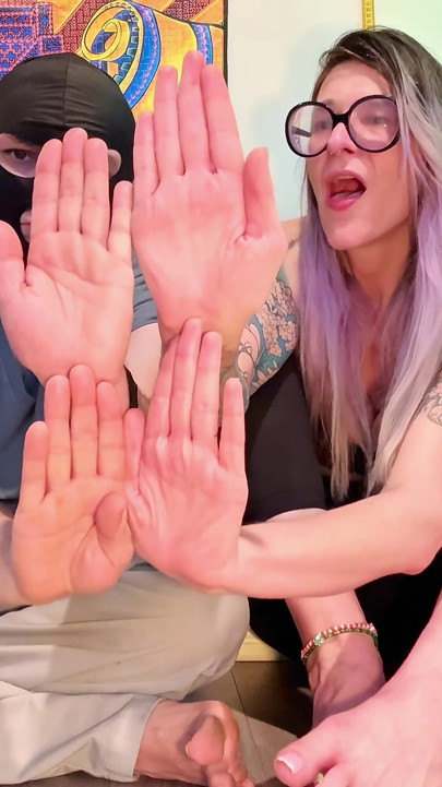 6'7 Giantess Hands Completely Dwarf His Tiny 6'3 Man Hands - Palm-to-palm Size Humiliation