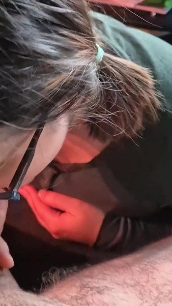Must-share στιγμή από το "First blowjob video for her - homemade handheld cam"
