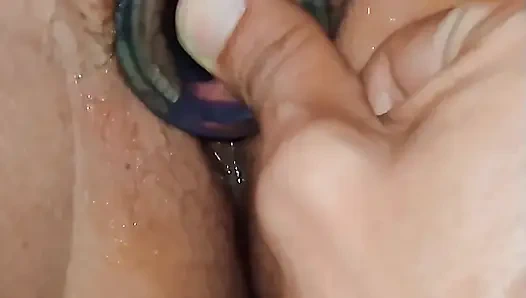 Istri Serakah Menjelajahi Mainan Seks Baru (video Lengkap)