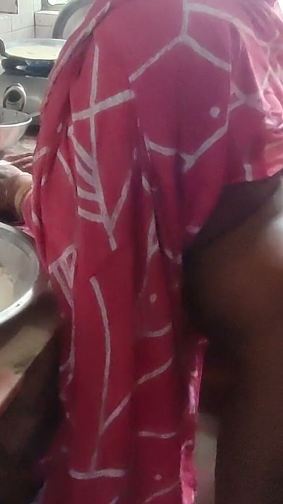 Village wali bhabhi ko kitchen me chodai kiya cooking time | Clip 1