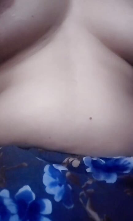 Estudiante universitaria chica linda sexo por videollamada