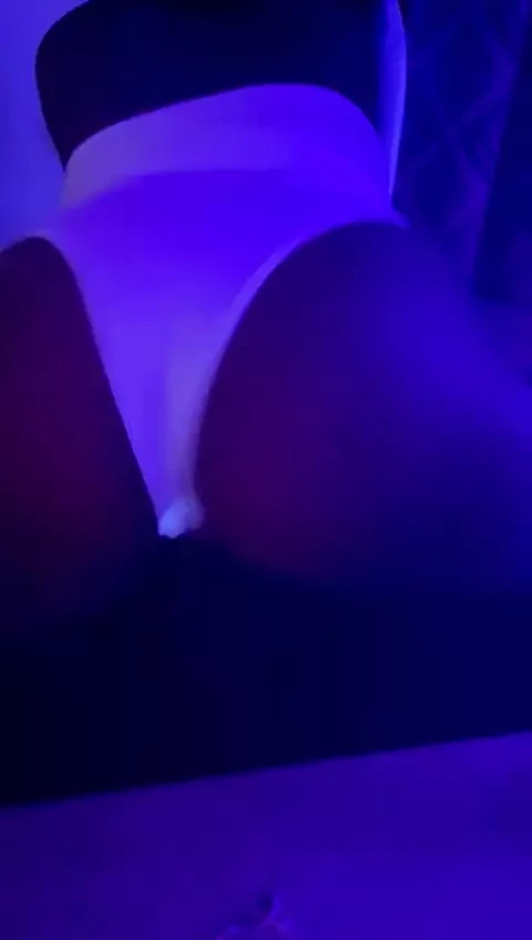 White dress sexy twerk
