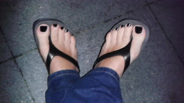 platform thongs - sexy stroll