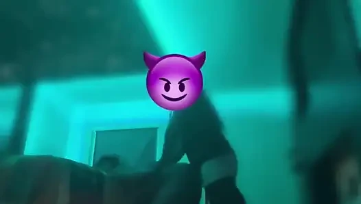 Sikilmeden Önce Twerk Yapmayı Seviyor